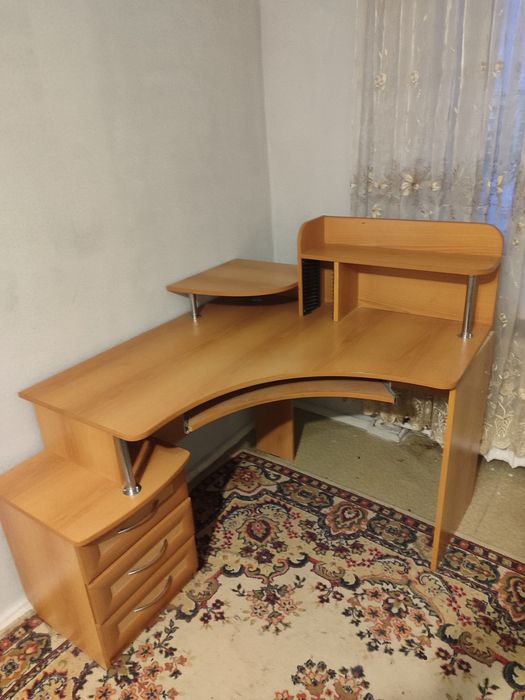 Компьютерный стол