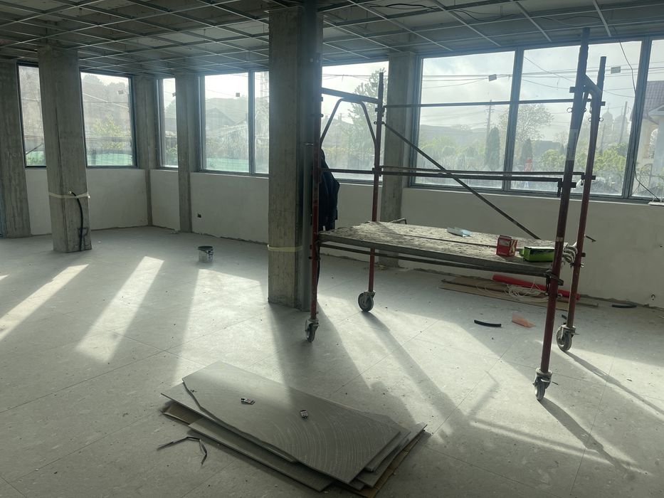 Inchiriez spatiu comercial