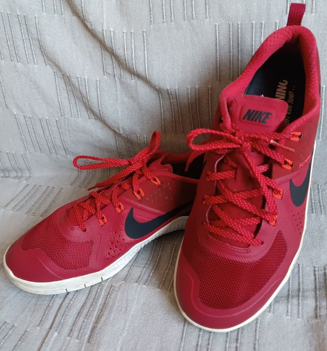 Nike оригинални маратонки номер 43,5