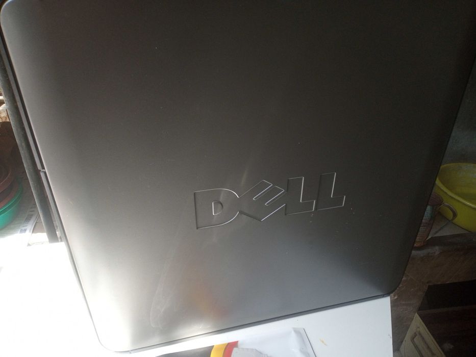Настолен компютър DELL + мишка и клавиатура