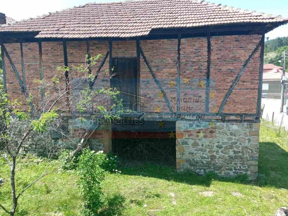 Къща в гр. Етрополе