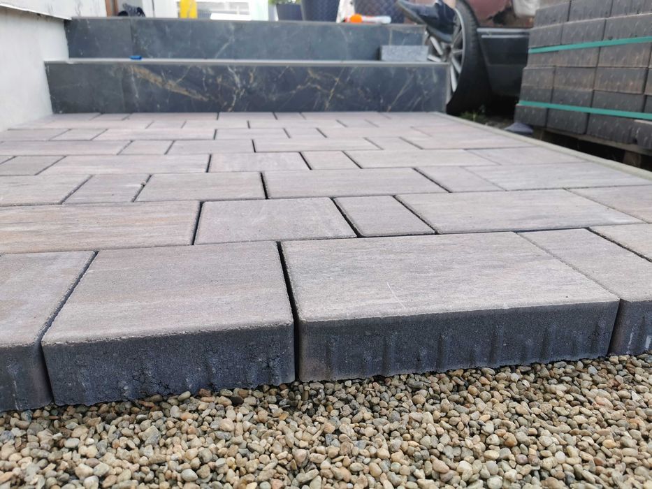 Montaj Pavaje și spații verzi