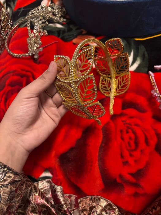 Diadema kelinlar uchun