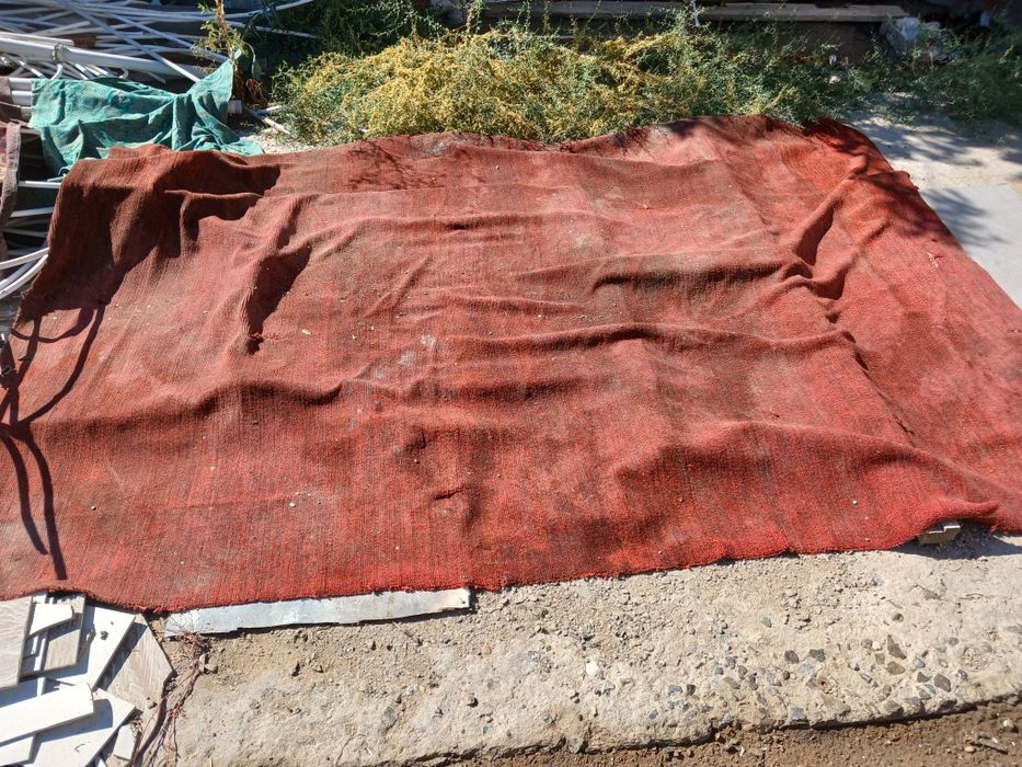 Кілем  палас  сатылады.