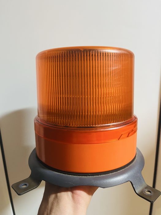 Сигнална лампа Hella KL700 12V