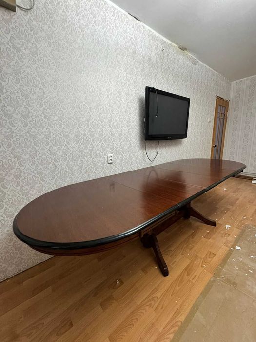 Стол раздвижной в гостиную