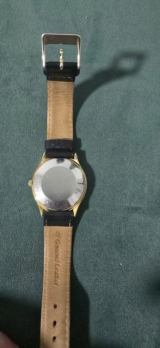 Omega  18k date Quartz 34mm clasic