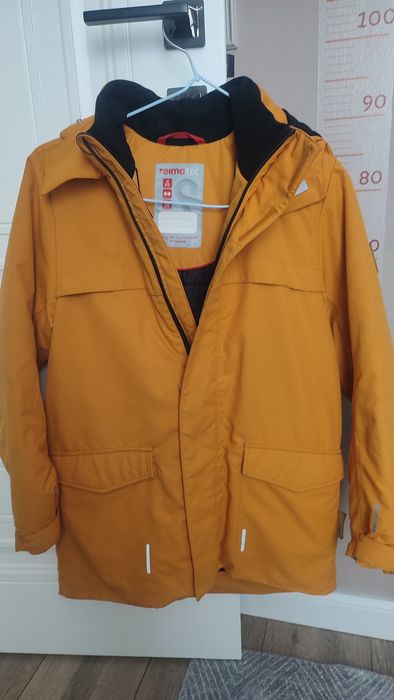 Продам куртку reima