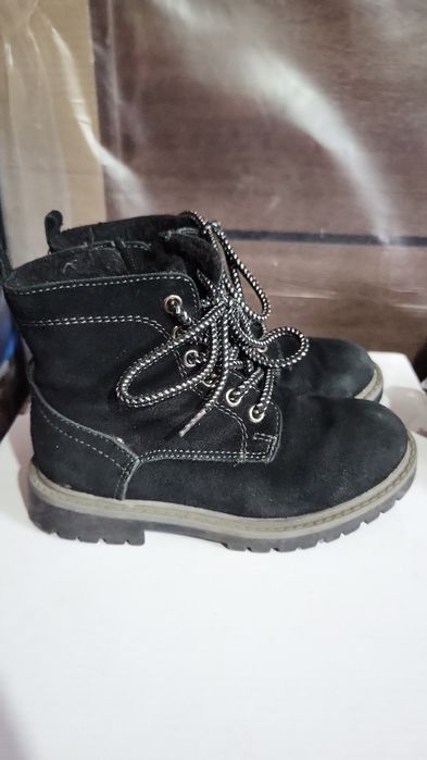 Продам детскую обувь