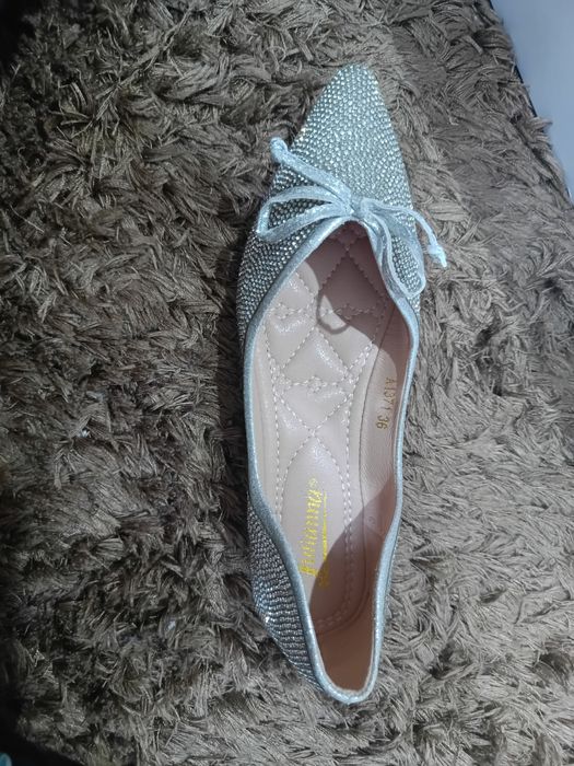 Продам новые туфли