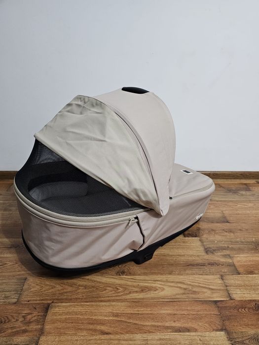 Vând landou Cybex Platinum Priam- Nou