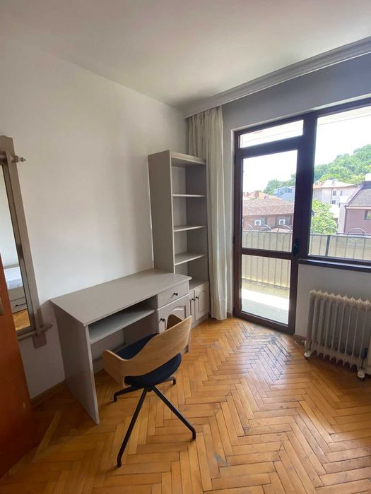 собственик дава под наем