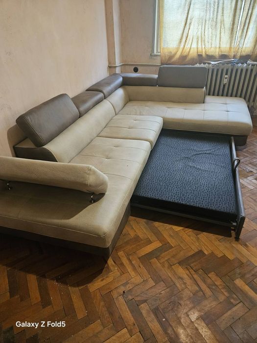 Луксозен кожен диван