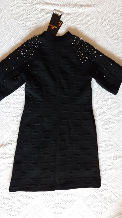 Rochie noua cu eticheta marimea 36  model deosebit