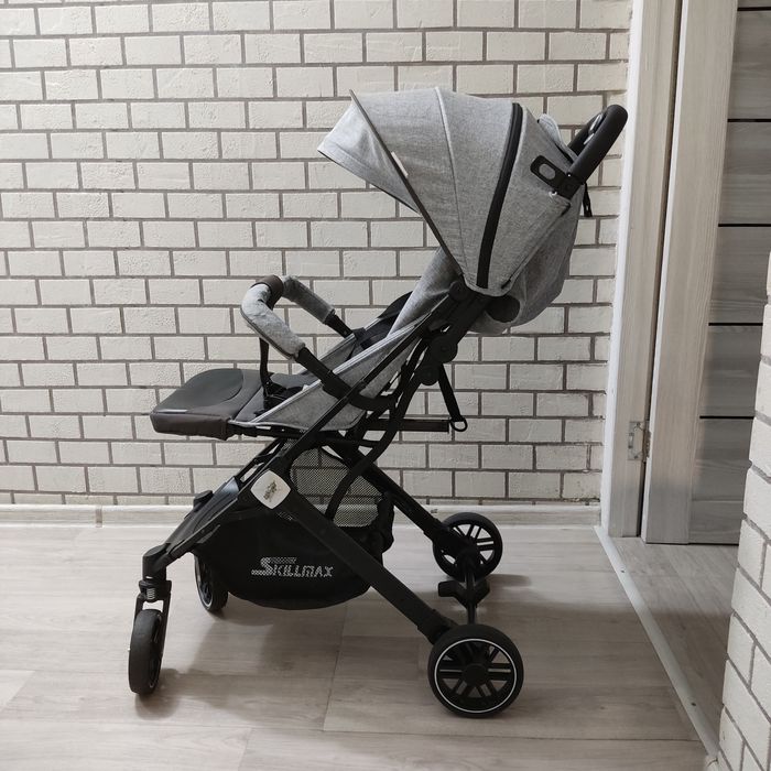 Продам прогулочную коляску