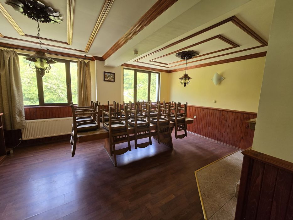 Хотелски комплекс , с. Горно Изворово, общ. Казанлък,  обл