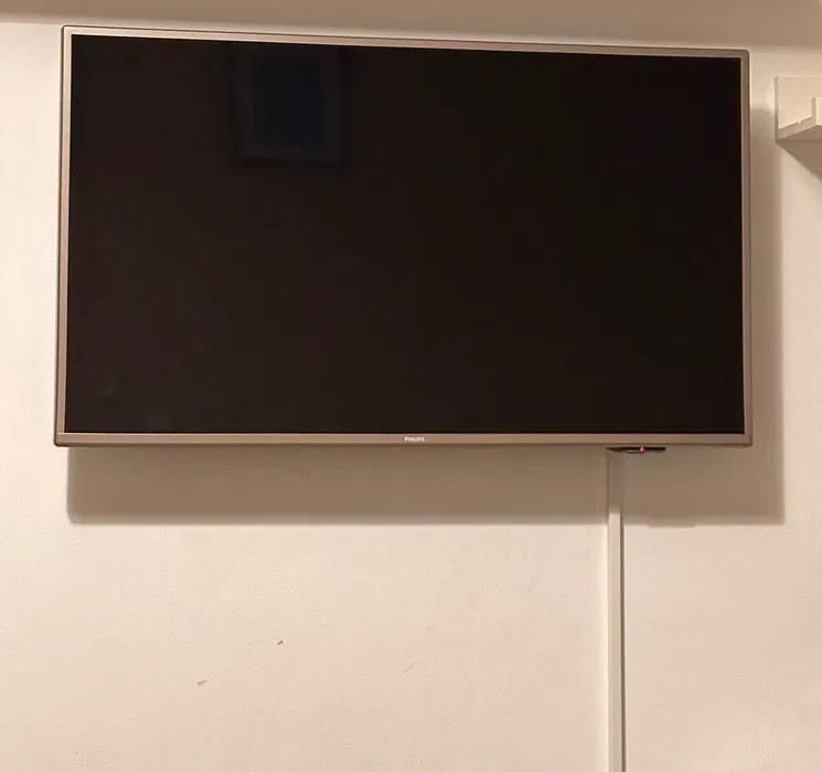 televizor smart Philips 80cm