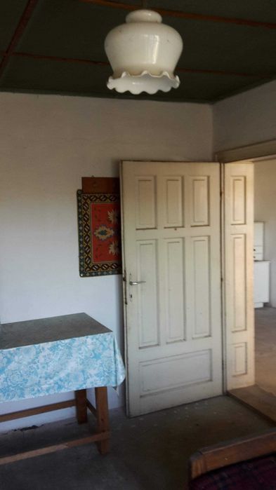 Продава двуетажна къща