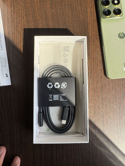 Motorola Edge 70 5G 12GB/512GB – НОВ – Bronze Green