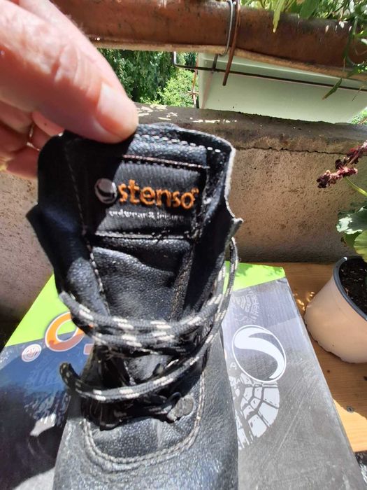 Нови мъжки работни обувки от водещи марки, номер 43