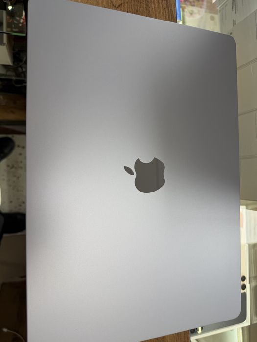 15-inch Macbook Air M4 24GB memory 512 GB storage