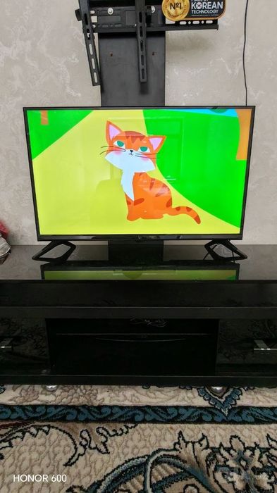Телевизор Li 32 Smart tv безрамичный
