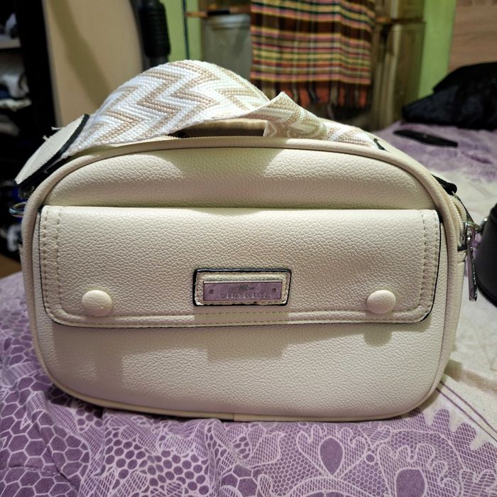 Продавам чанти много запазени