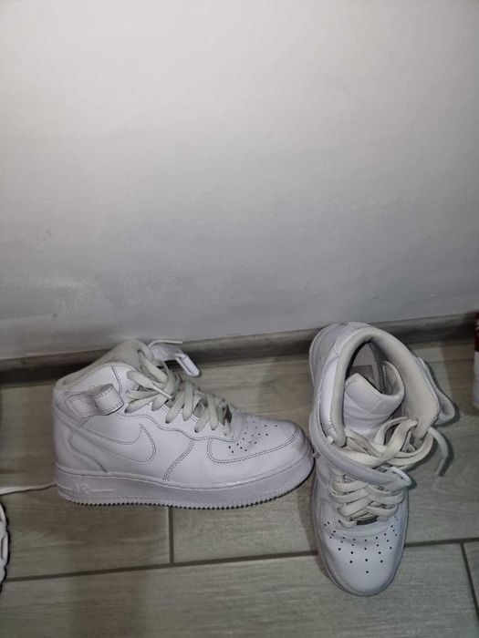 Vanzare geaca + adidasi sport