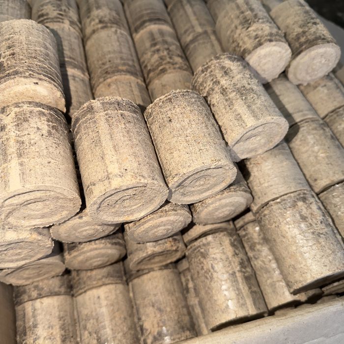 Vând brichete din rumeguș – combustibil eficient pentru iarnă