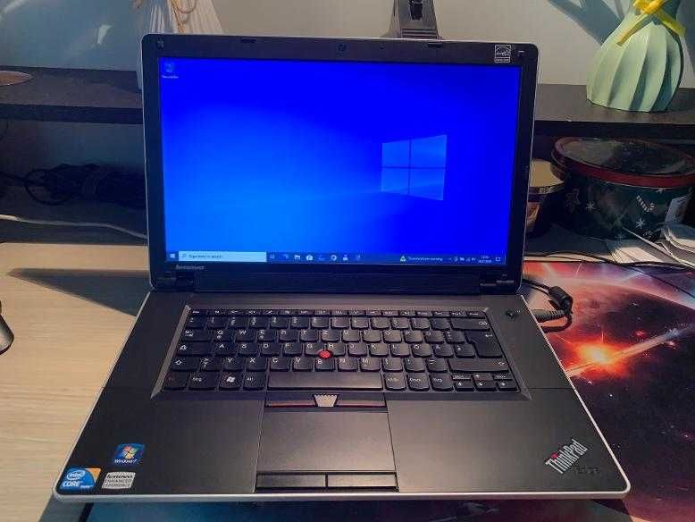 Vand laptop Lenovo ThinkPad One Edge.