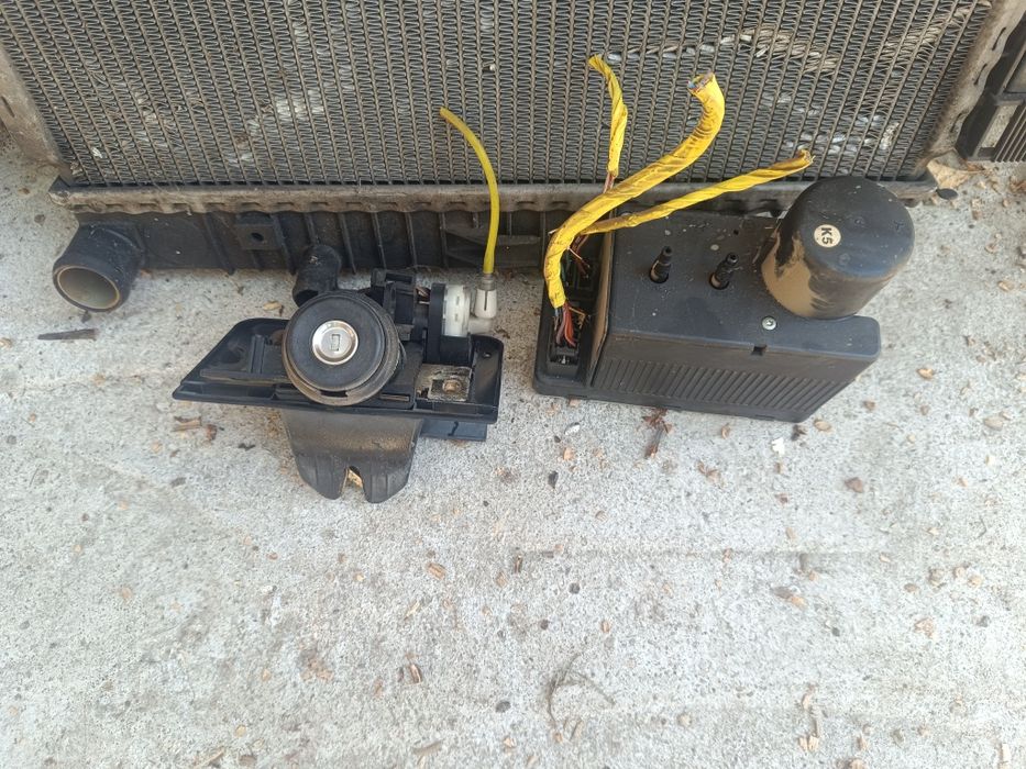 Продавам Части за Мерцедес C200 w202 1995