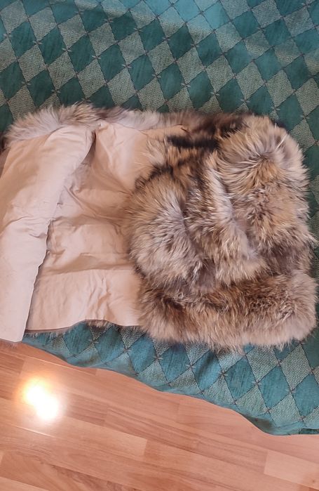 Haina blana naturala 100% vulpe noua marimea 44 pt L -XL model luxury