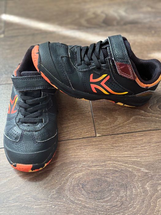 Детски спортни обувки, 28/29 номер. Купувани са от декатлон.