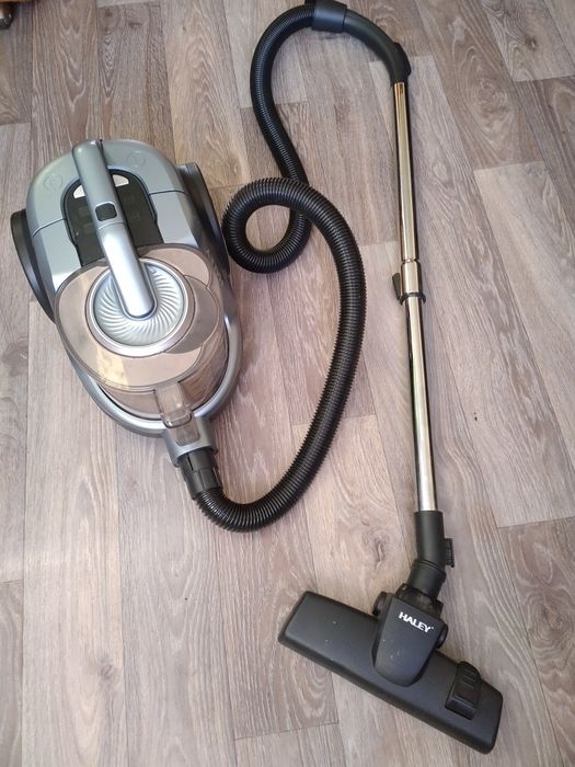 Продам пылесос  Haley HY-9916