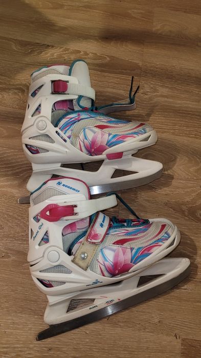 Коньки  размер 31-36 регулируемый