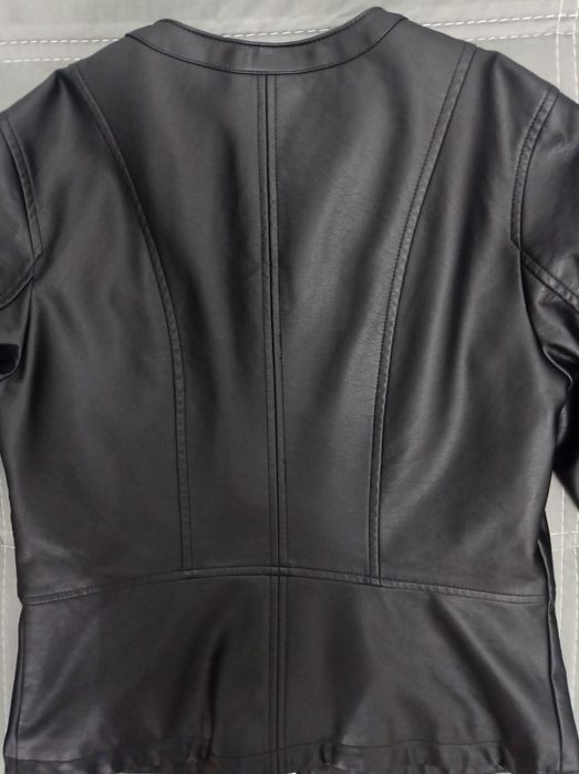Дамско кожено яке