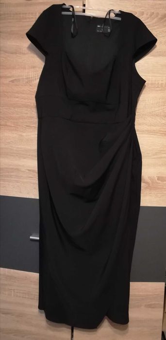 Rochie elegantă Asos, made în Romania