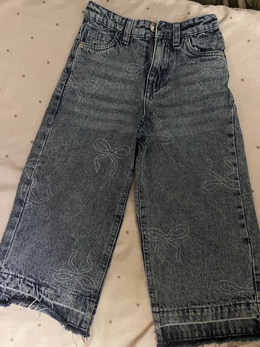 Blugi crac larg fetite 4 ani in stare perfecta reglabili in talie