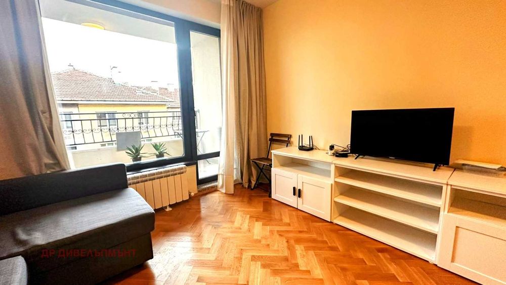 Дава се под наем Едностаен апартамент в София, Център - 36 кв.м за 356.49 € - Снимка #3