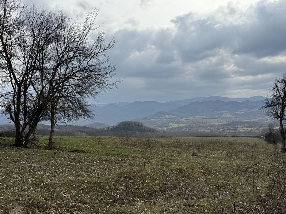 Земеделска земя с панорамна гледка