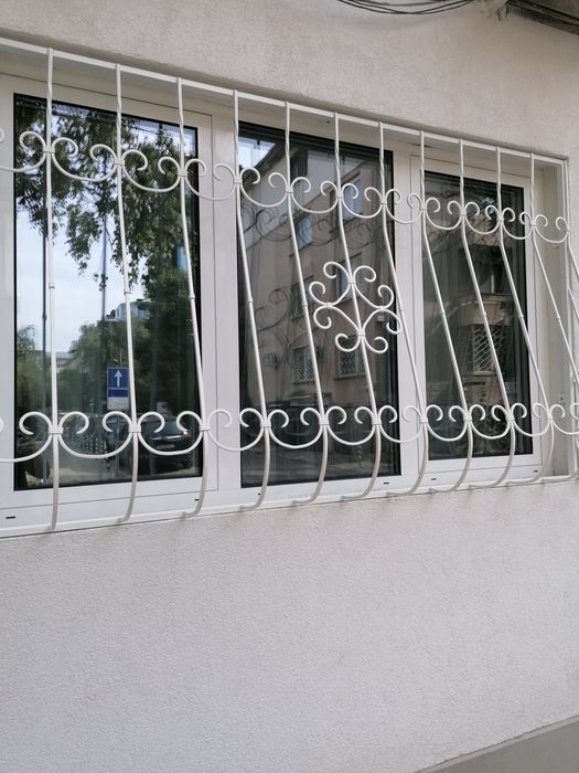 Изработка на решетки и парапети от ковано желязо