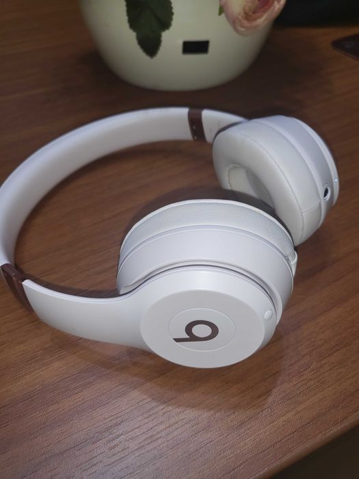 Casti profi Beats Solo 4 Bass Heavy Alb