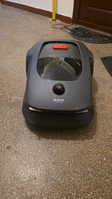 Mova 1000 robot pentru  tuns iarba