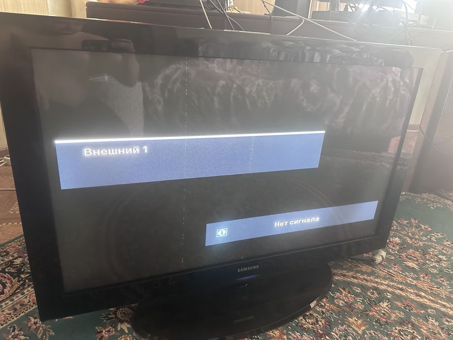 Телевизор Samsung 106 см