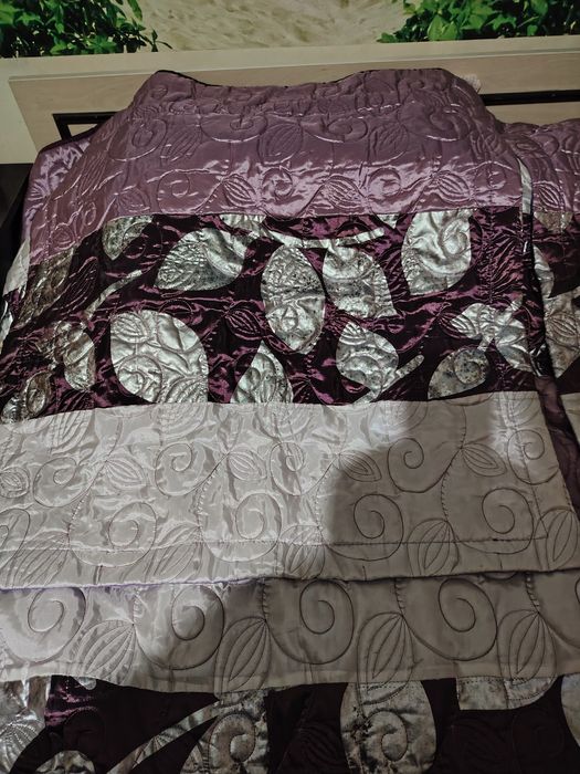 Cuvertură elegantă mov + 2 fețe pernă 70x70, 200x230