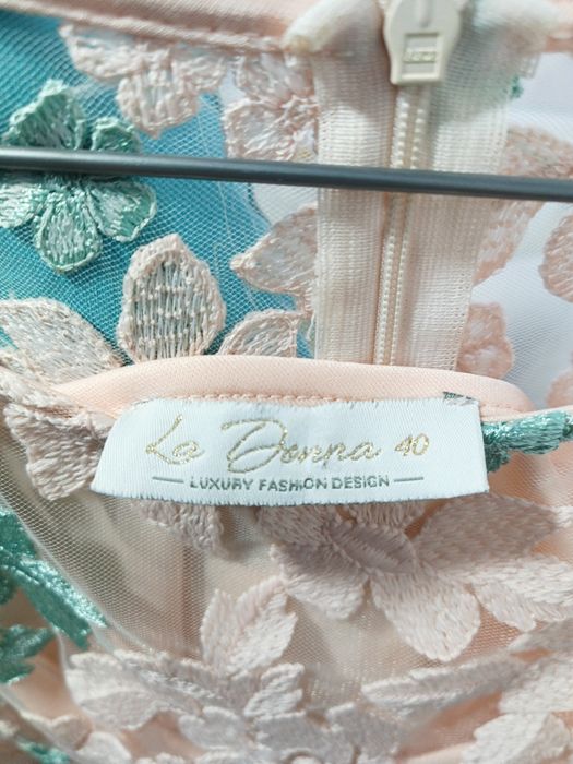 Rochie roz în combinație cu turcoaz