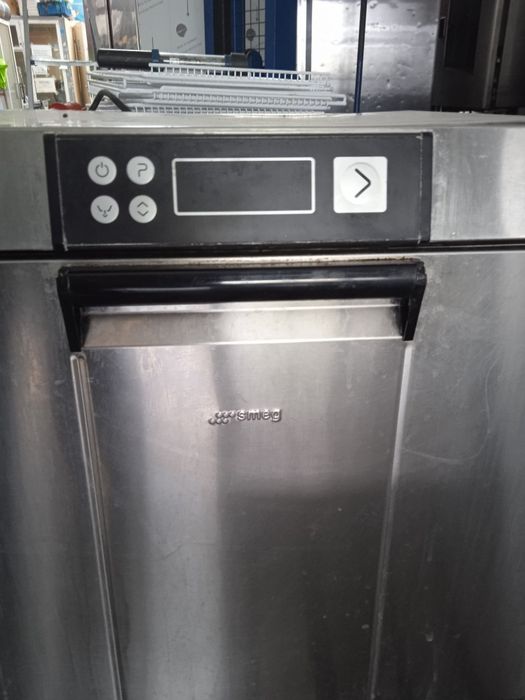 Съдомиялна със 2 вградени дозатора