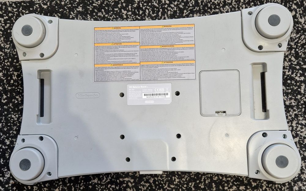 Vând Wii Balance Board [Placă Fitness] + joc