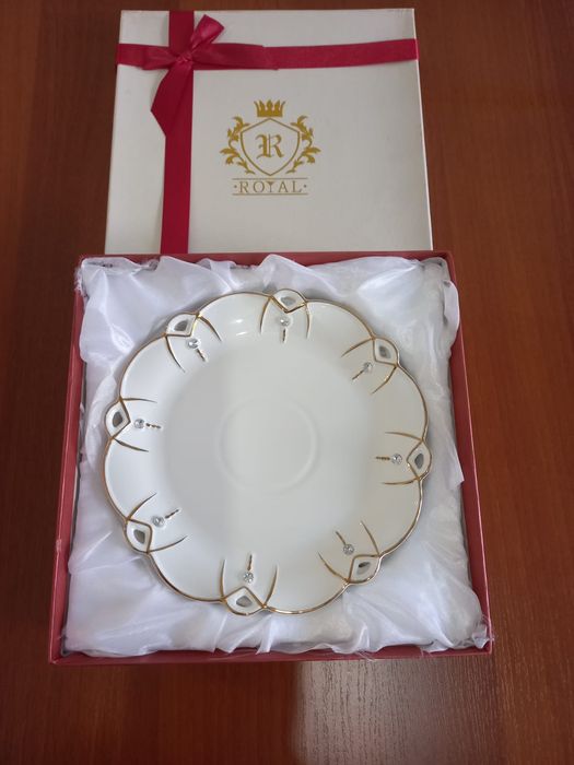 Продам набор тарелок