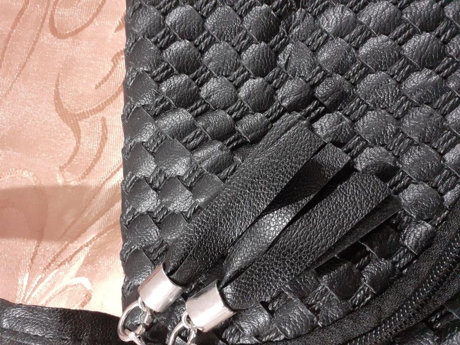 Дамска малка черна чанта